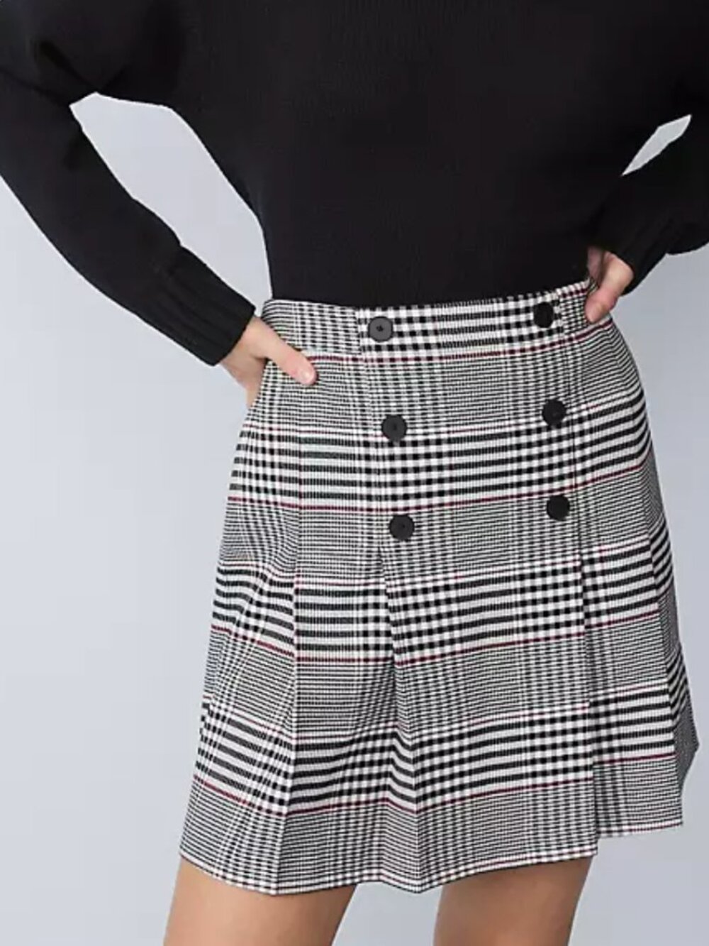 Ann Taylor Plaid Pleated Mini Skirt, blk, white and burgandy  - NWT - Sz 8